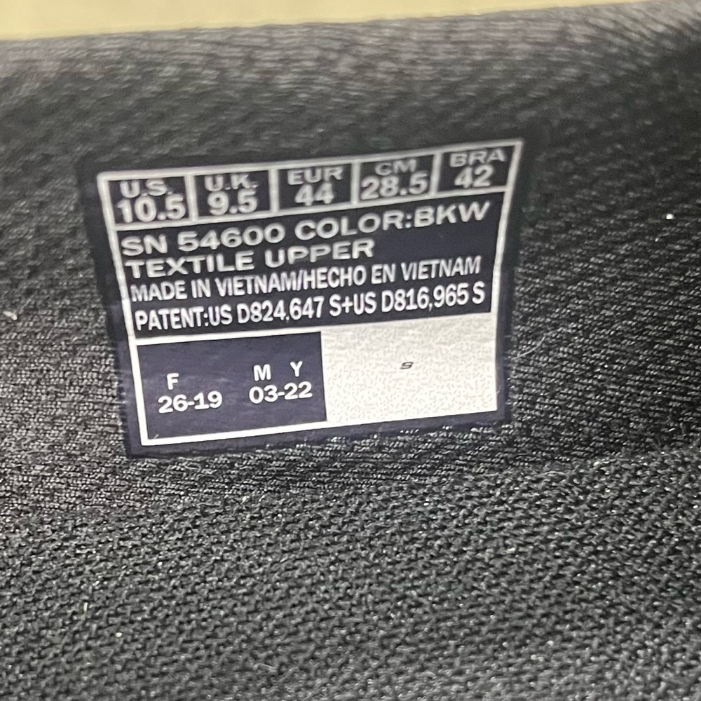Skechers Goga Max slip on sneakers 10.5 - Picture 6 of 7